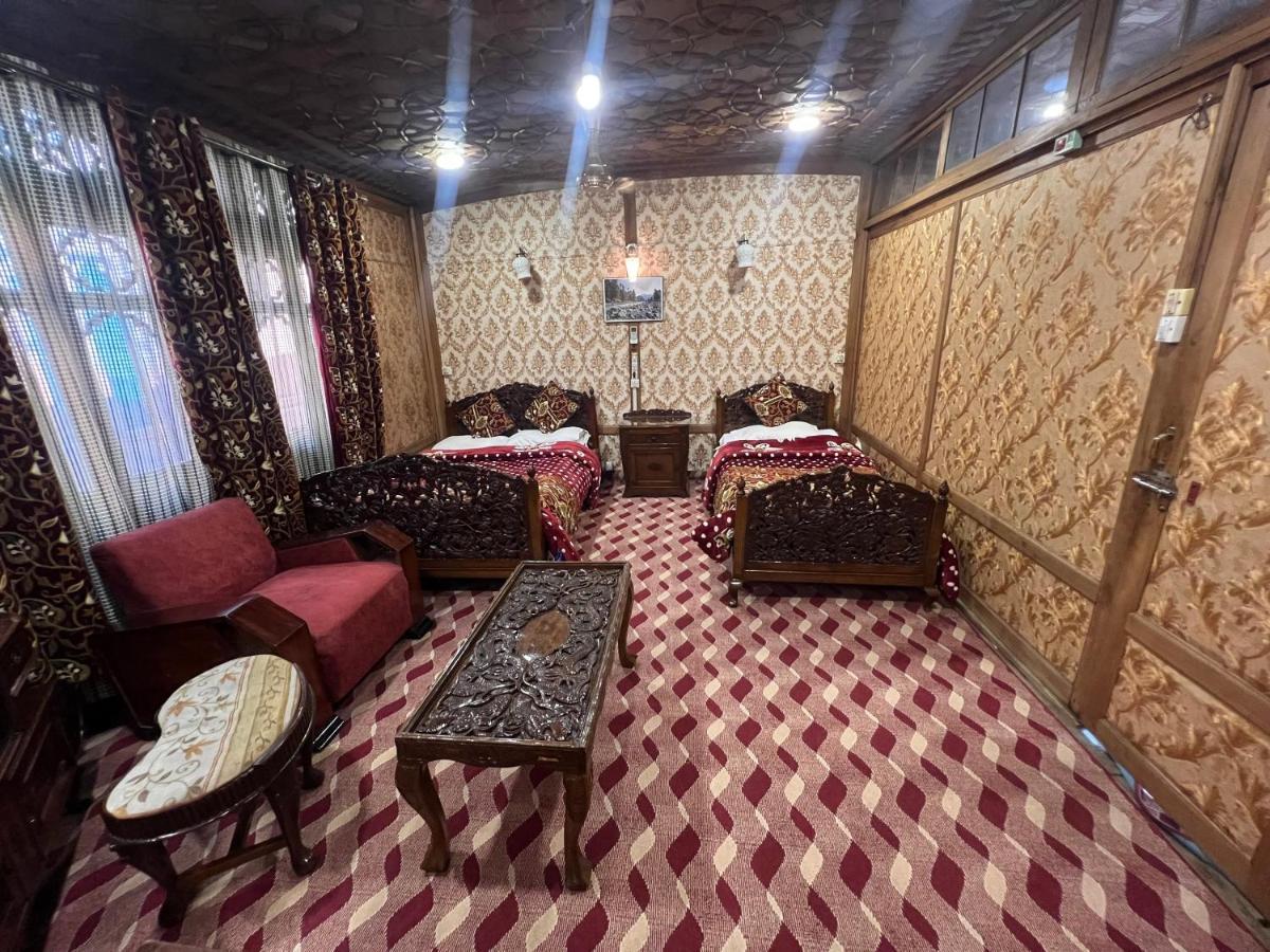 Aristotle Group Of Houseboats & Transportation Hotel ศรีนาการ์ ภายนอก รูปภาพ