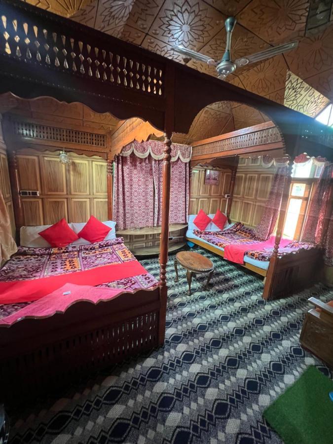 Aristotle Group Of Houseboats & Transportation Hotel ศรีนาการ์ ภายนอก รูปภาพ