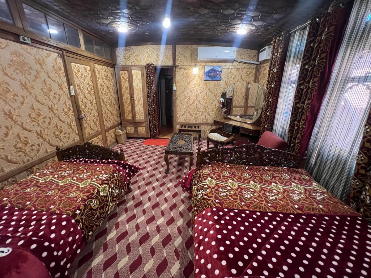 Aristotle Group Of Houseboats & Transportation Hotel ศรีนาการ์ ภายนอก รูปภาพ