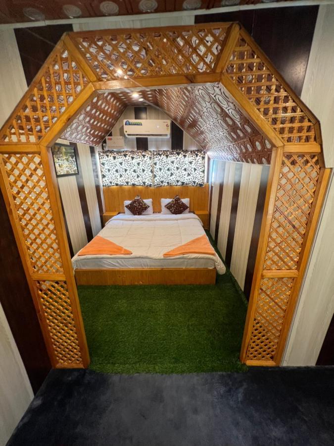 Aristotle Group Of Houseboats & Transportation Hotel ศรีนาการ์ ภายนอก รูปภาพ