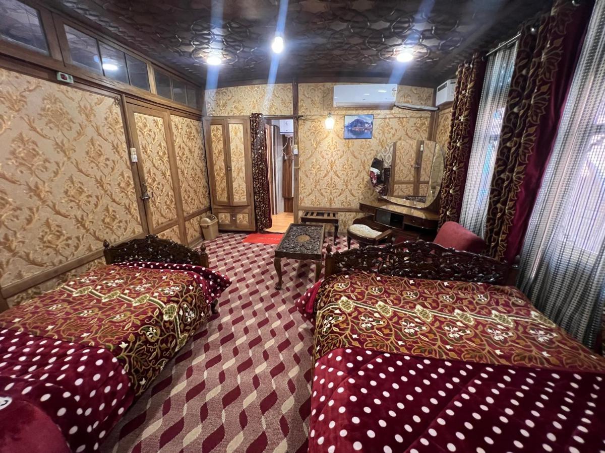 Aristotle Group Of Houseboats & Transportation Hotel ศรีนาการ์ ภายนอก รูปภาพ