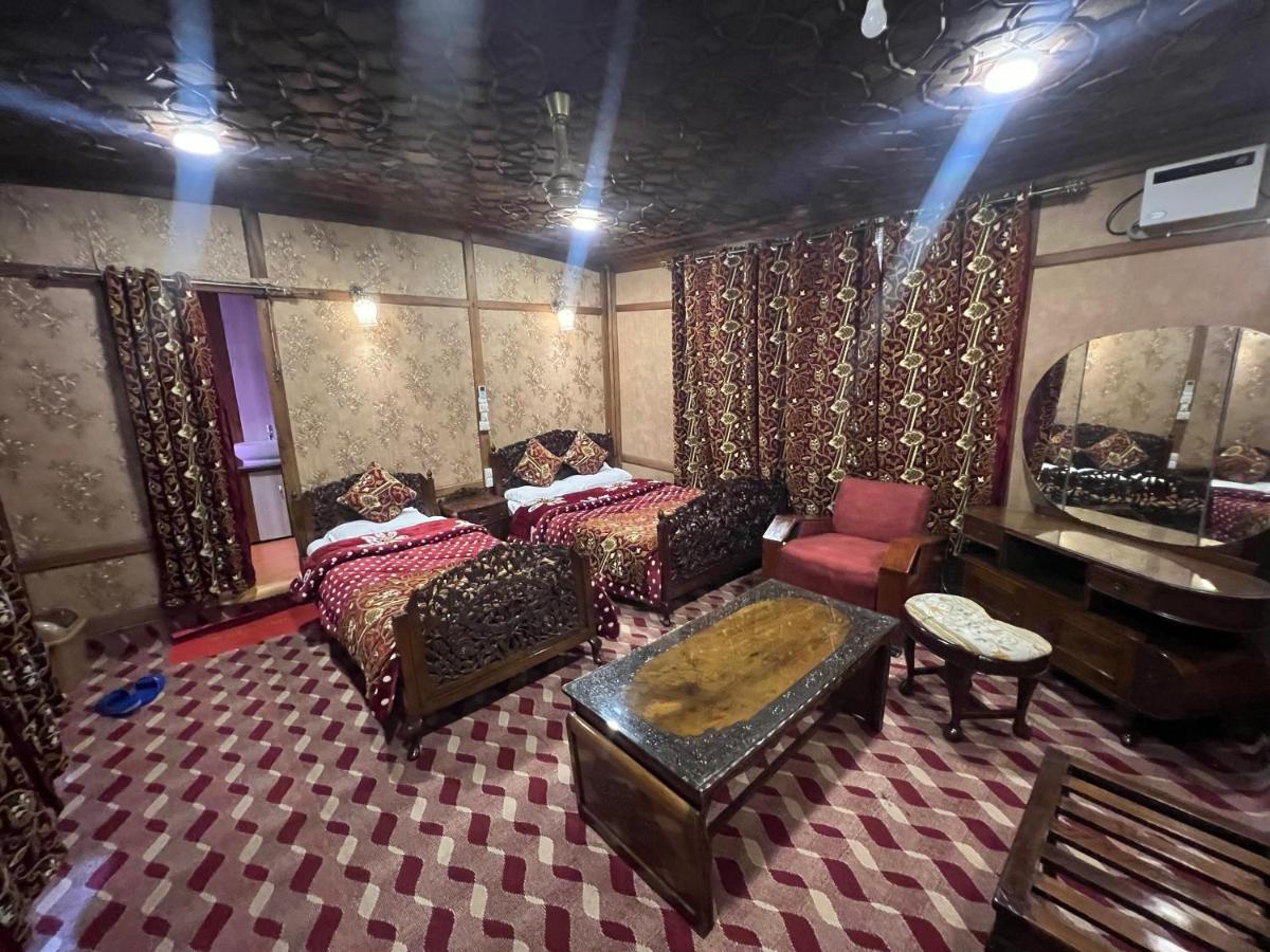 Aristotle Group Of Houseboats & Transportation Hotel ศรีนาการ์ ภายนอก รูปภาพ